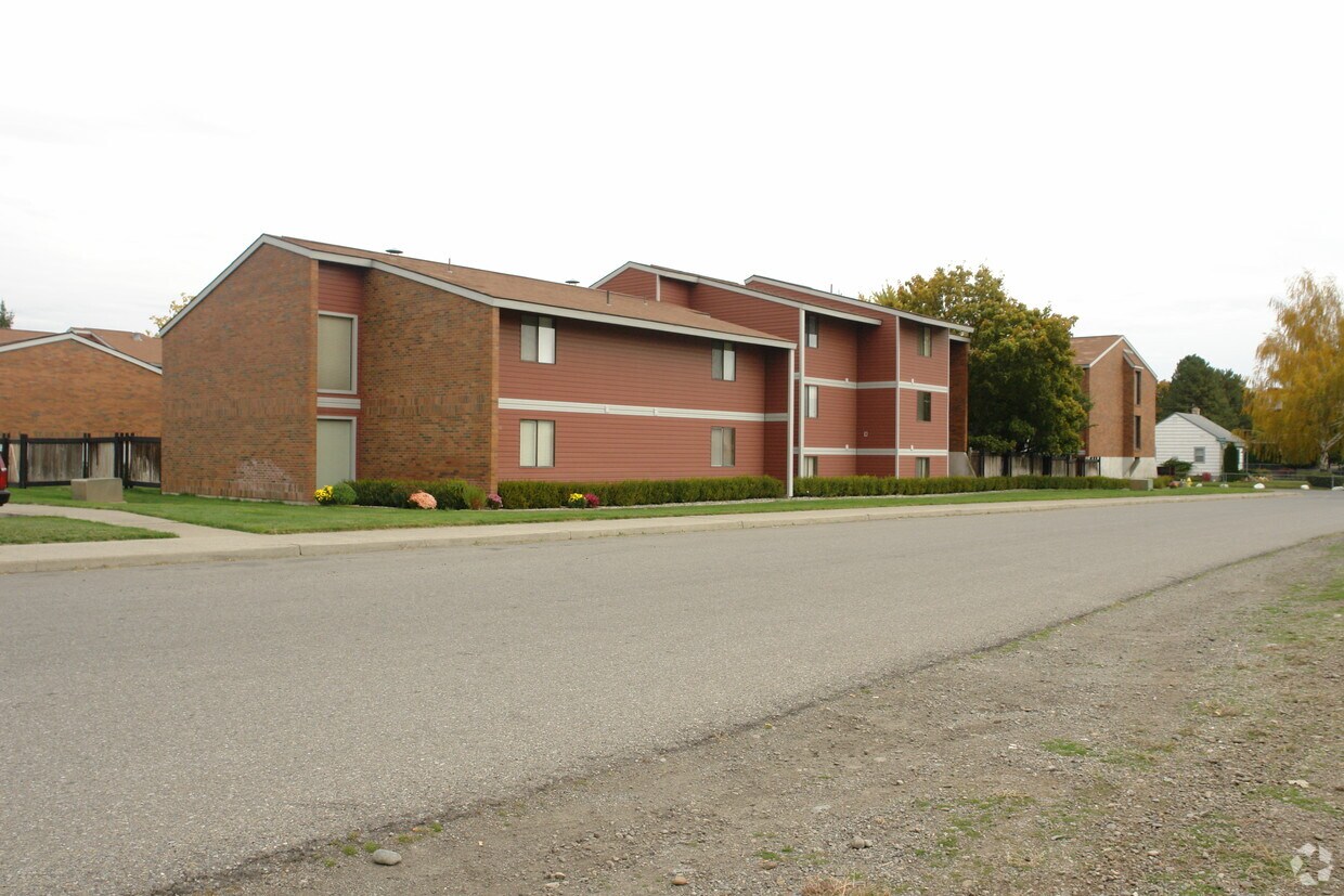 Foto del edificio - 10221 E Main Ave