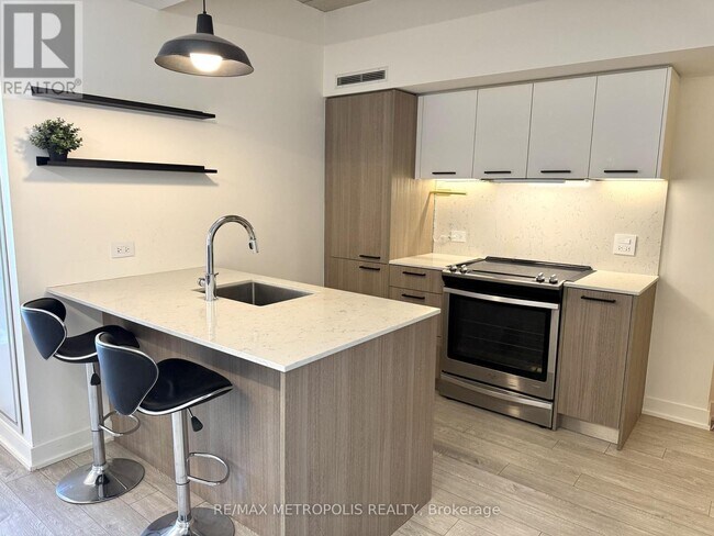 Photo du bâtiment - 30 Baseball Pl