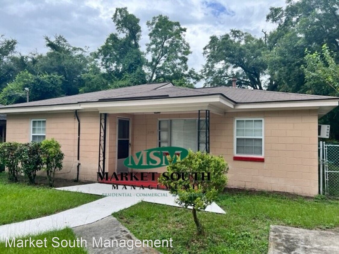 Primary Photo - 3 br, 1 bath House - 2125 Iowa Street