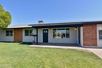 Building Photo - 3310 W Sweetwater Ave