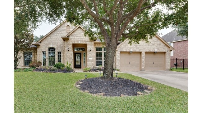 Building Photo - 1903 Blue Water Bay Dr