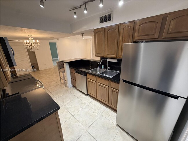Foto del edificio - 7483 SW 82nd St