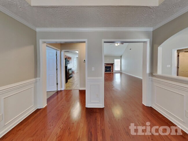 Foto del edificio - 3479 Melrose Dr