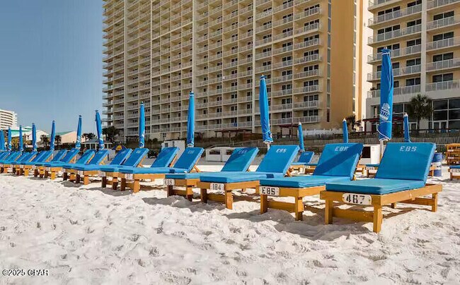 Foto del edificio - 10901 Front Beach Rd