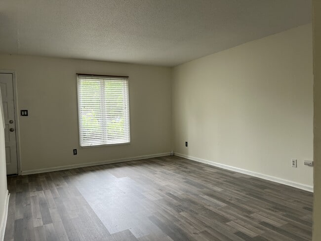 Building Photo - 1911 Smoke Ridge Ct