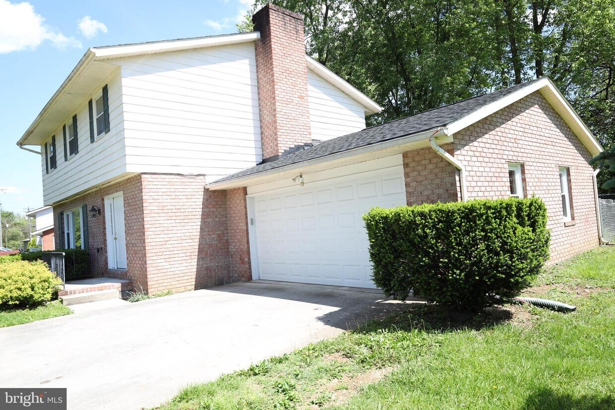 115 Evans Run Dr, Martinsburg, WV 25405 House Rental in Martinsburg