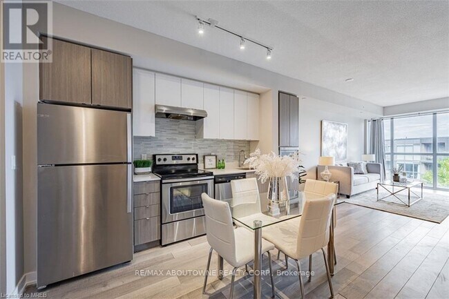 Photo du bâtiment - 5240-5240 Dundas St