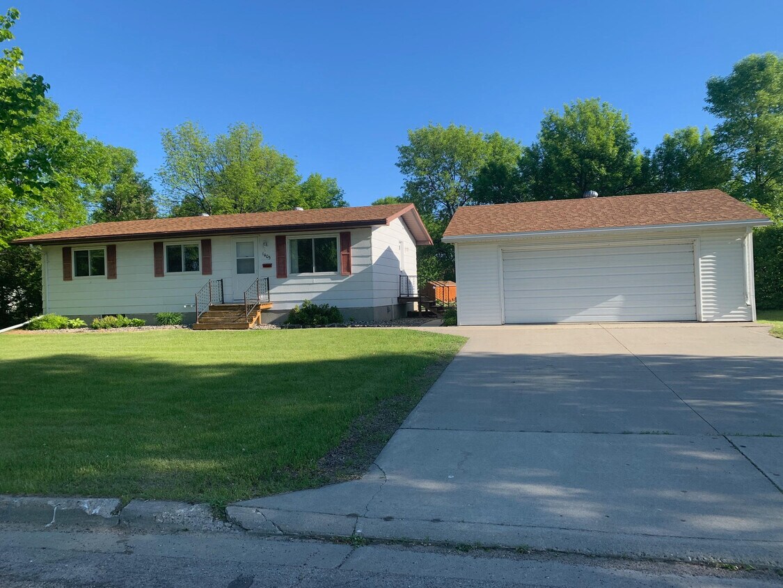 Foto principal - 1405 Alexander Ave