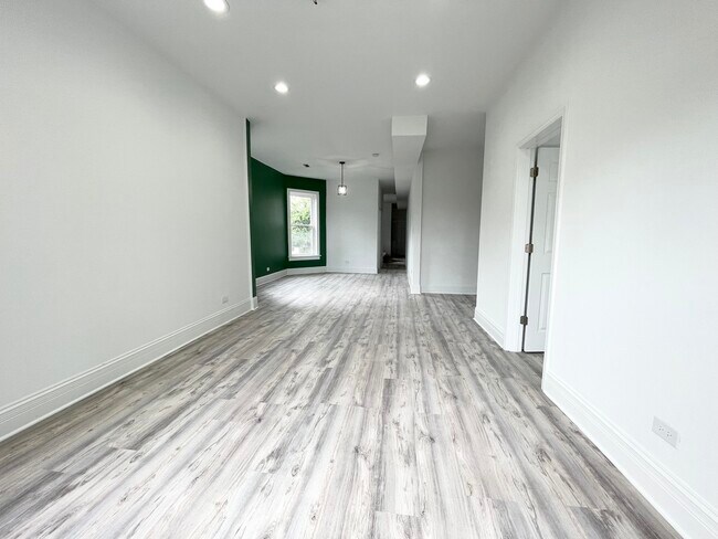 Building Photo - 5630 S Throop St