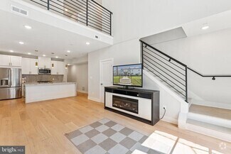 Building Photo - 1705 Trinidad Ave NE