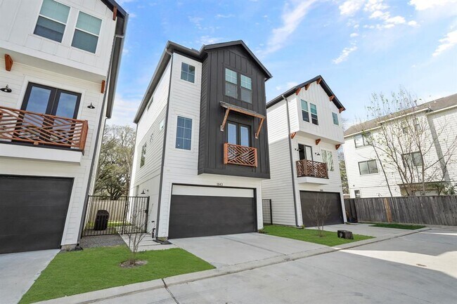 Foto del edificio - 1843 Flowing Springs Trail