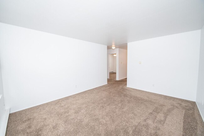 Building Photo - 2 bed, 1 bath Duplex in Portage