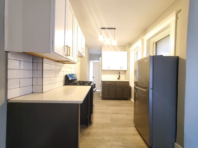 102 Romaine Ave 3 - 101 Romaine Ave