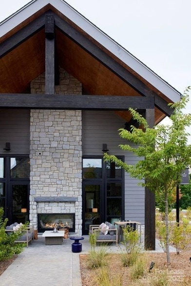 Foto del edificio - 9132 Senator Royall Dr