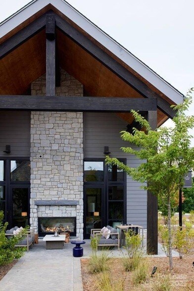 Building Photo - 9132 Senator Royall Dr