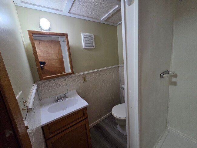 Foto del edificio - 1101 Bemidji Ave N