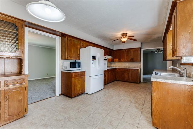 Foto del edificio - 1602 Iroquois Dr