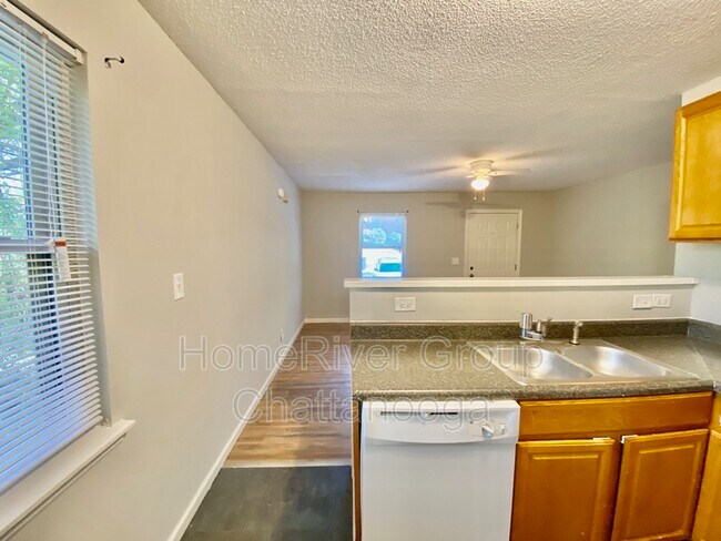 Foto del edificio - 141 Hollyberry Ln
