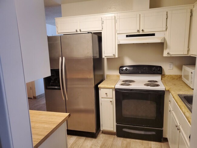 Foto del edificio - Rare 4 Bedroom Home in Bullhead City