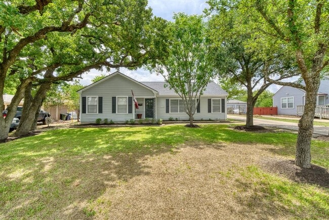 Building Photo - 1010 Walton Dr