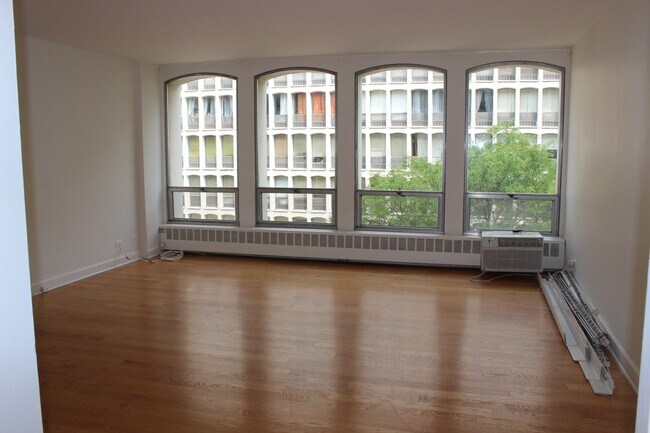 Foto del edificio - 1450 E 55th Pl