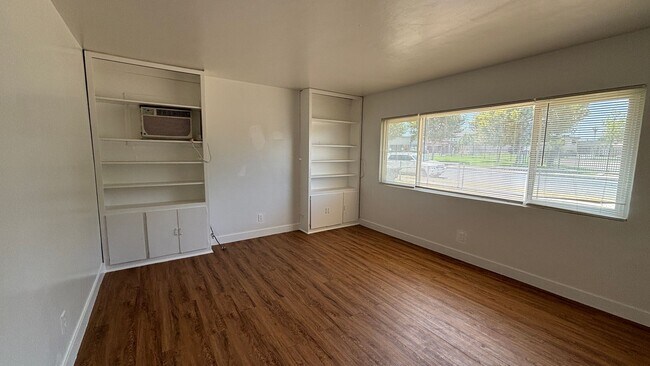 Building Photo - E. E Campus Way