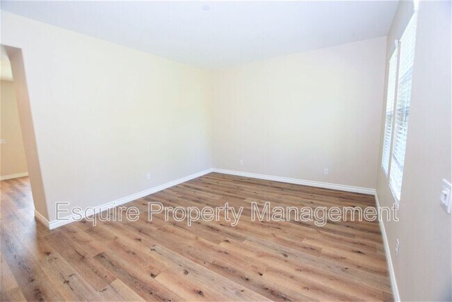 Foto del edificio - 363 Feather River Pl