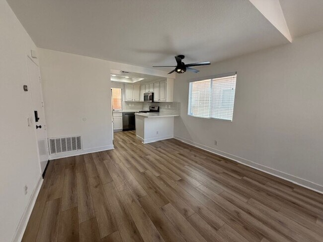 Foto del edificio - Dual Master Suites Condo in Foothill Ranch
