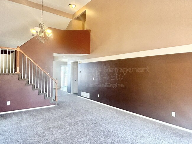 Photo - 212 Oxbow Drive House