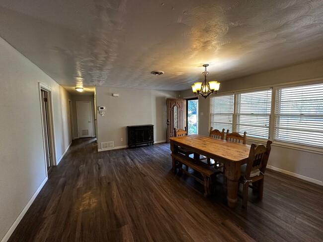 Foto del edificio - Three bedroom in central Lubbock