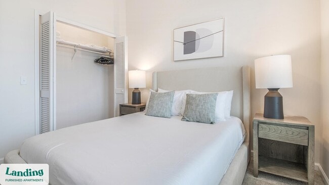 Foto del edificio - 5256 International Dr