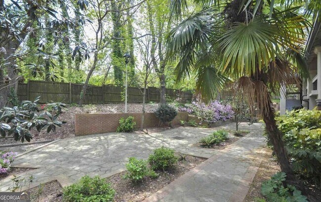 Foto del edificio - 655 E Campus Rd