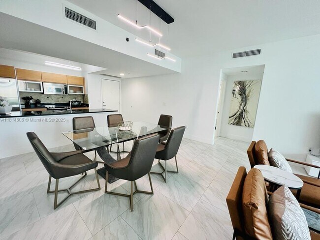Building Photo - 951 Brickell Ave
