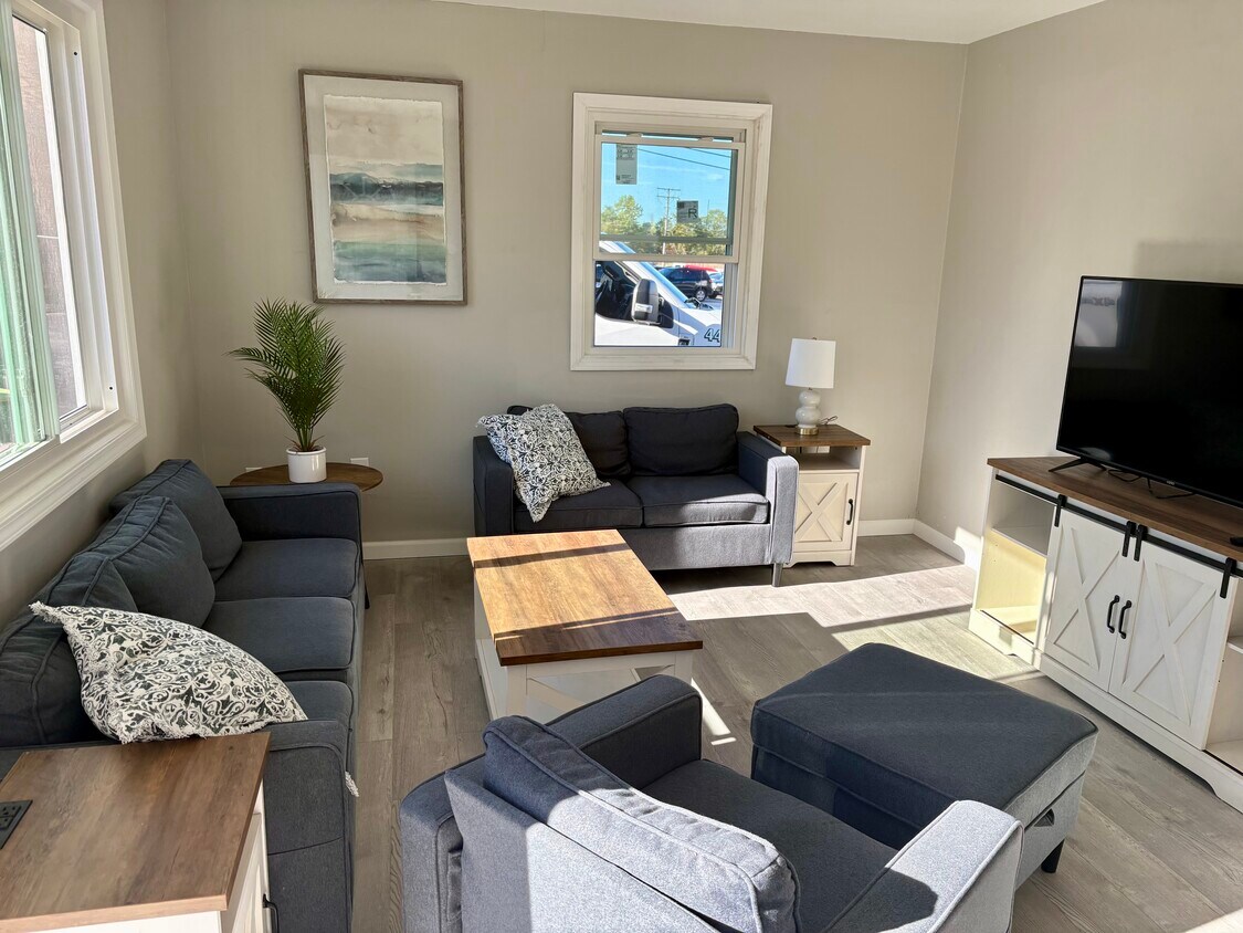 Foto principal - 7560 Mentor Ave