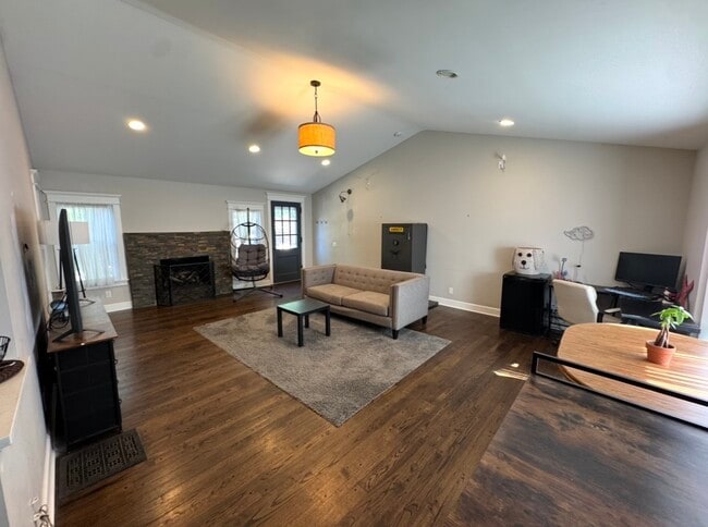 Foto del edificio - 3815 Bell St