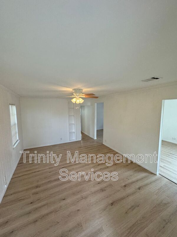 Building Photo - 5026 S. FM 5