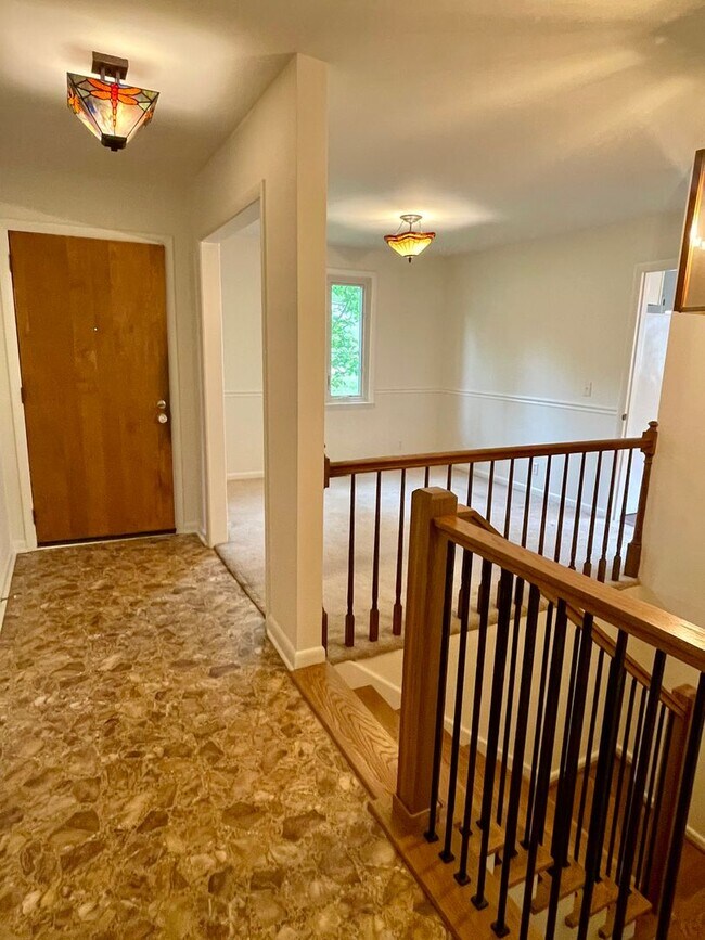 Foto del edificio - 6808 River Ridge Dr