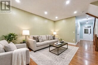 Building Photo - 38 Crystalview Crescent