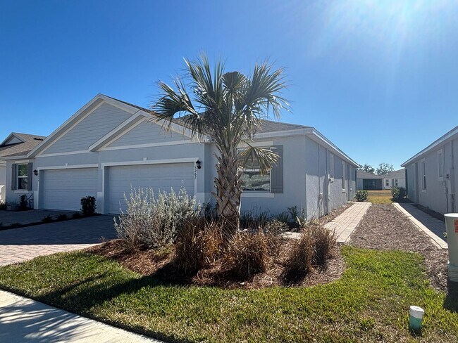 Building Photo - Charming House with tons of Amenities (all...