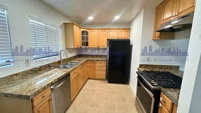 Building Photo - 1485 Hemlock Ave