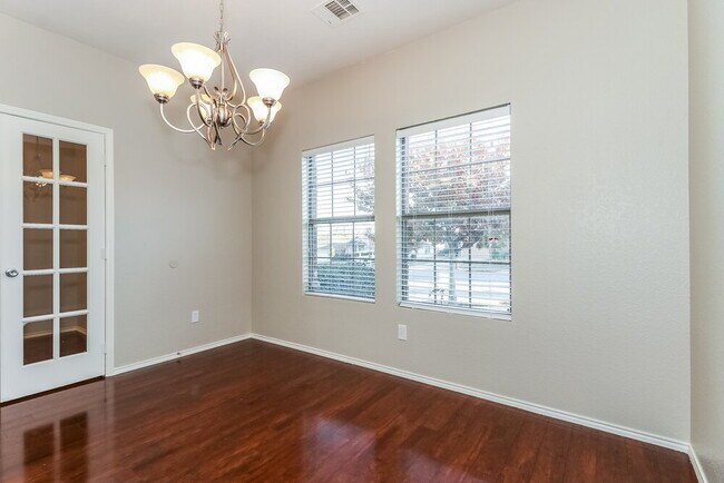Building Photo - 768 Chalk Knoll Rd
