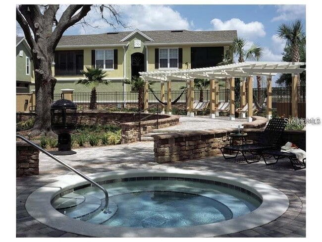 Foto del edificio - 10209 Courtney Palms Blvd