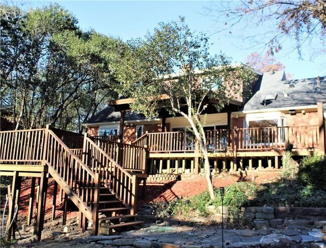 Building Photo - 401 Shadywood Ln