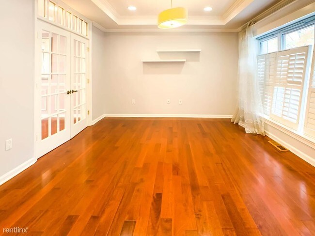 Foto del edificio - 344 E 33rd St