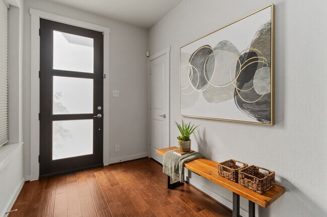 Foto del edificio - 2104 N Saint Marys St