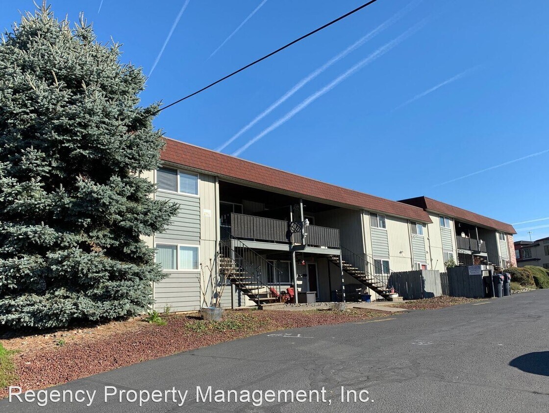 2 br, 1 bath House 770 E Berkeley Street House Rental in Gladstone