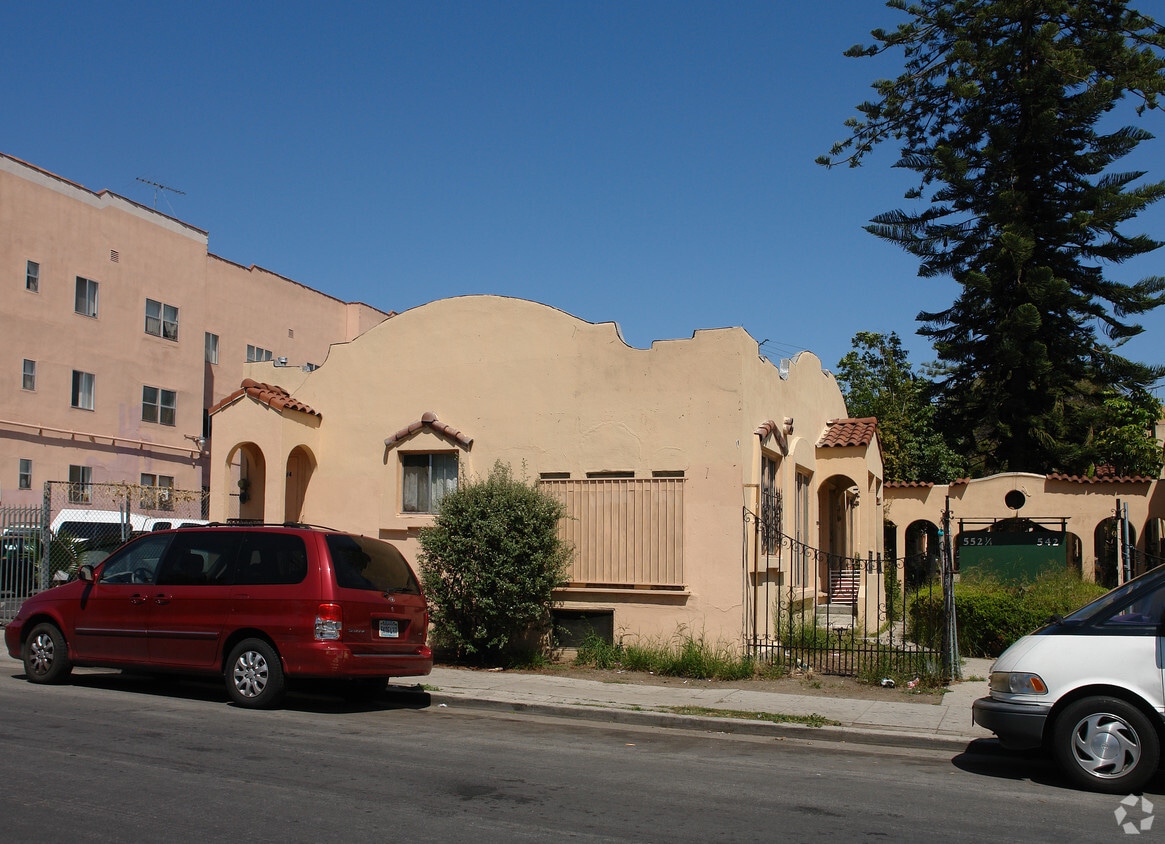 Building Photo - 542-552 N Kingsley Dr
