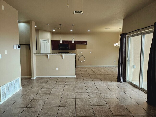 Building Photo - Beautiful 4 bedroom 2.5 bath home in Northeast El Paso!