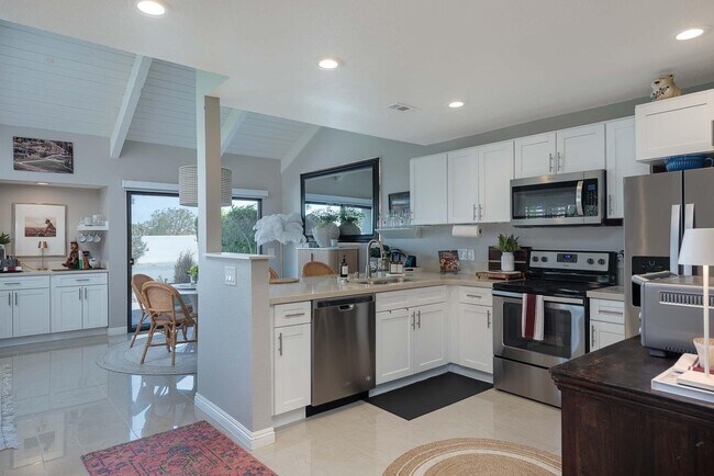 Foto del edificio - 406 Forest Hills Dr