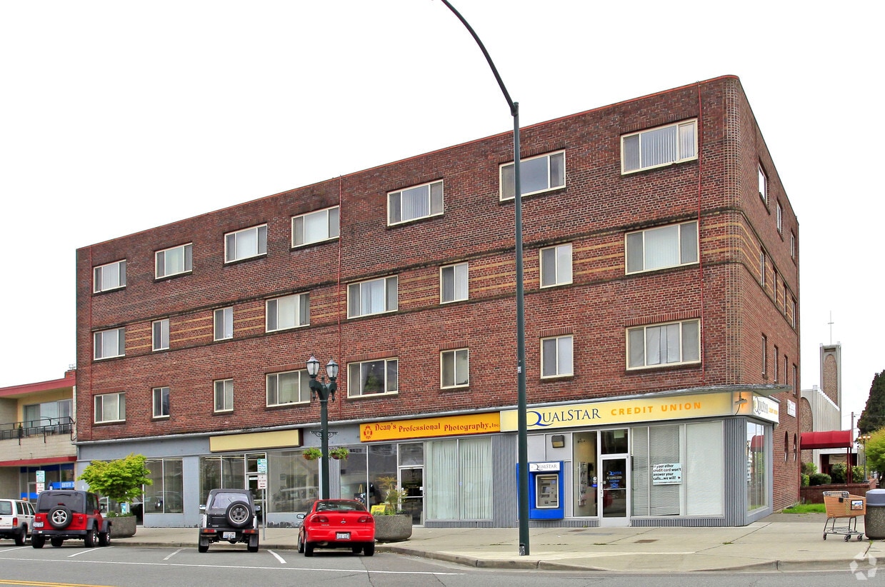 The Clermont Apartments Apartments in Everett, WA